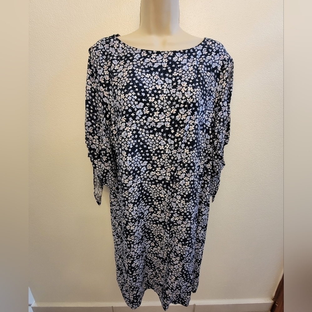 H&M Sheath Dress with Short Sleeves and Tie Closure
